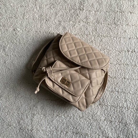 Prettylittlething Quilted Mini Backpack - Picture 4 of 8